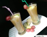 A picture of step 3 of Apple and grapes juice.