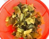 Hình bước làm 1 của món Canh Cá Cơm Cải Chua