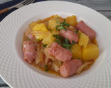 Foto del paso 4 de la receta: Salchichas frescas con patatas