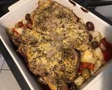 Une image de l'étape 9 de Côtes de porc à la moutarde,herbes de Provence,oignon, poivron rouge et olives marinées.