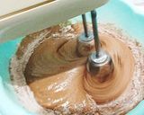 Foto langkah ke 3 dari resep Triple Choco Brownies (Motif Sungai).