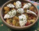 Une image de l'étape 13 de Salade marinée aux pommes de terre, poivrons grillés, thon, câpres et mozzarella.