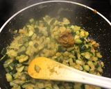 Une image de l'étape 4 de Courgettes bœuf au curry.
