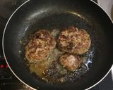 Foto del paso 3 de la receta: Hamburguesa con salsa de vino tinto