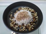 拉拉熊油飯飯糰與糯米飯糰