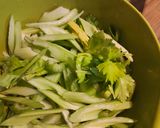 Hình bước làm 1 của món Cần tây xào hải sản