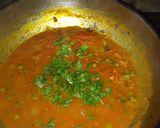 A picture of step 4 of Tomato chutney with green peas.