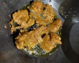 A picture of step 3 of Gobhi ke pakore.
