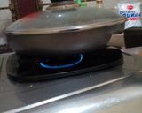 Foto langkah ke 4 dari resep Kue Dadar Energen dg Melted Cheese & Chocochip.