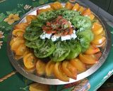 Une image de l'étape 10 de Trio de tomates du jardin à la feta et laitue rouge.