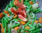 Foto langkah ke 6 dari resep Tumis Putih Telur Sayuran.