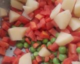 A picture of step 1 of Gajar matar sabji.