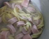 Foto langkah ke 2 dari resep Spaghetti Sosis Aglio Olio.