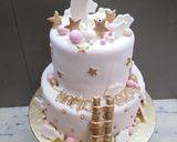 A picture of step 9 of Up in the clouds fondant Birthday cake.