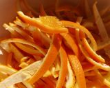 Foto del paso 1 de la receta: Cáscara de naranjas azucaradas