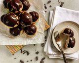 A picture of step 1 of Chocolate and vanilla puffs.