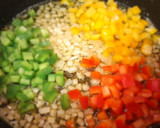Foto del paso 4 de la receta: Dados de solomillo de cerdo con pimientos tricolor y hongos