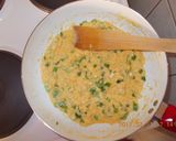 Sajtos-tojásos-baconös tésztakoszorú recept fázis 13 fotója