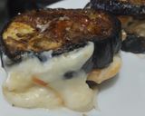 Foto del paso 5 de la receta: Bocaditos de berenjena🍆con queso🥯tomate y pollo🍅🍗🧀