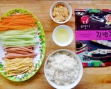 Hình bước làm 4 của món Cơm cuộn trứng