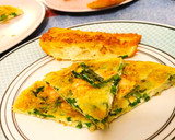 Foto del paso 7 de la receta: Tortilla de trigueros con gambas rojas