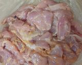 Foto langkah ke 2 dari resep Tumis Ayam Kunyit.