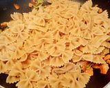 Foto del passaggio 13 della ricetta Farfalle Integrali con Zucchine Salmone e Menta Fresca
