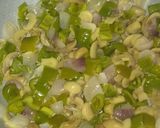 A picture of step 2 of Creamy Garlic Chicken Pasta.