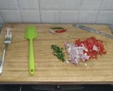 A picture of step 1 of Anda Burji / Indian Scrambled Eggs.