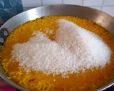 A picture of step 2 of Tayari (sweet rice).