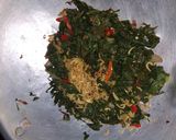 Foto langkah ke 3 dari resep Tumis Daun Singkong Teri.