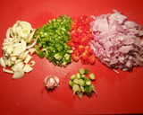 Foto del paso 1 de la receta: Menudillos de pollo, en salsa de higadillos y cuñas de patatas fritas