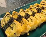 Hình bước làm 3 của món Trứng cuộn rong biển