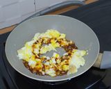 Foto langkah ke 3 dari resep Telur Orak Arik Warmindo Karya Anindya.