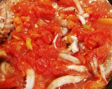 Foto del paso 2 de la receta: Fideos con tinta de calamar con salsa de calamar (fácil!) 🐙