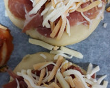 Foto del paso 3 de la receta: Cocas de jamón y queso