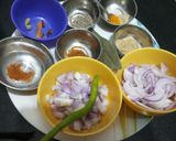 मशरूम बिर्याणी (Mushroom Biryani Recipe In Marathi) रेसिपी स्टेप 1 फोटो 