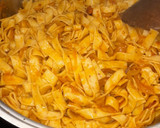 Foto del paso 5 de la receta: Tagliatelle con salsa de cebolla
