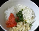 Foto langkah ke 4 dari resep Soto ayam santan praktis.