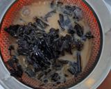 Foto langkah ke 7 dari resep Roasted Coconut Milk Ice Tea.