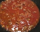 A picture of step 2 of Bucatini con ragú di salsiccia e funghi.