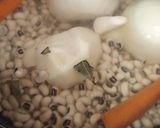 Foto del paso 2 de la receta: 🫘 Alubias carillas con setas 🍄