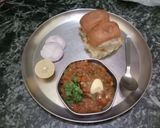 A picture of step 5 of Mumbai special pav bhaji.
