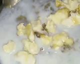 A picture of step 5 of Bee sting cake (German pastry).