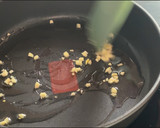 Foto del paso 1 de la receta: Tortilla de alubias y butifarra de huevo