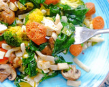 Foto del paso 6 de la receta: Salteado de verduras 🥬🥦🍄con pasta konjac y chorizo vegano💚