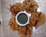 A picture of step 3 of Onion lacha pakora.