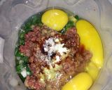 Foto langkah ke 4 dari resep Martabak telur kornet.