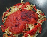 Foto del paso 3 de la receta: Macarrones con tomate, pimiento y huevo