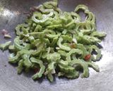 Foto langkah ke 2 dari resep Tumis Pare Telur.